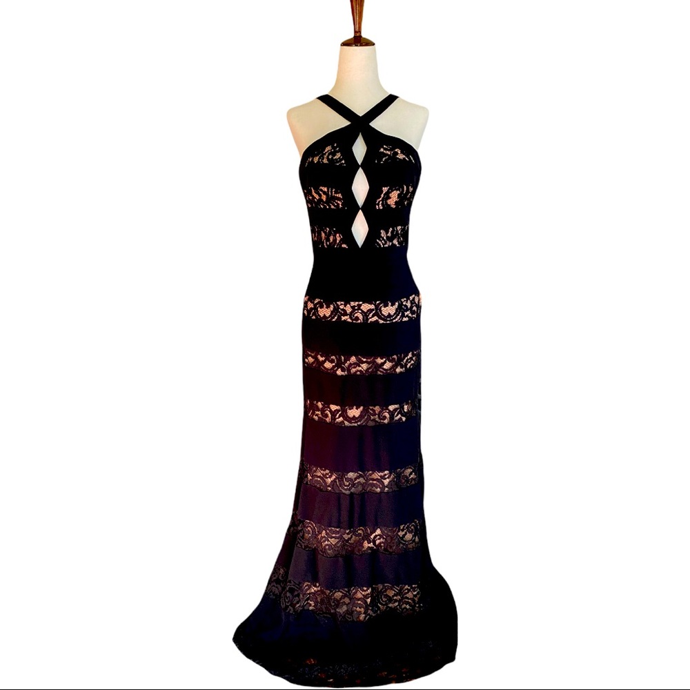 NWOT Bcbgmaxazria black halter gown